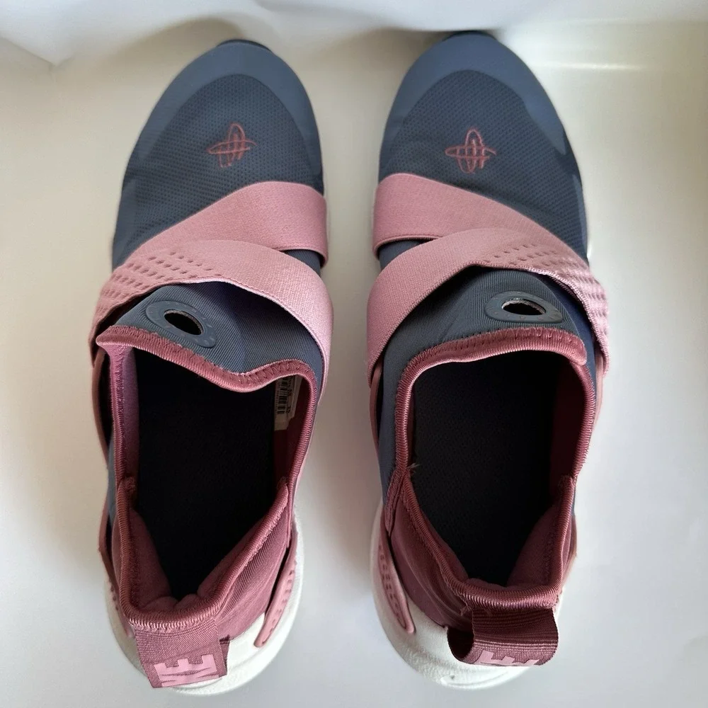 Nike Haurache Girl's 7Y Pink Extreme Athletic Shoes AQ0575-400 Sneakers Women 9
